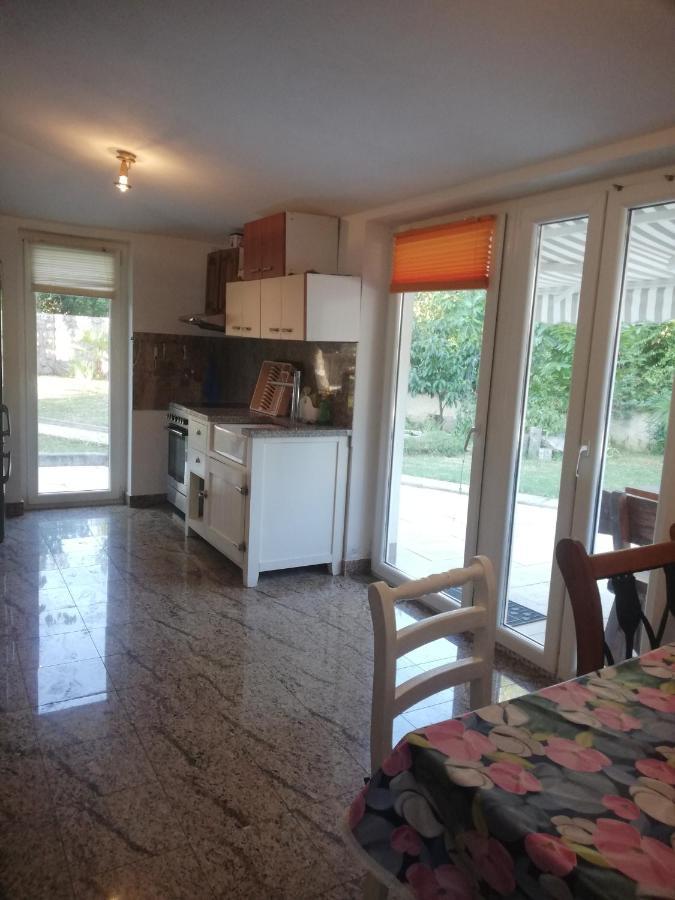 Apartman Nevia Lka Opric Dış mekan fotoğraf