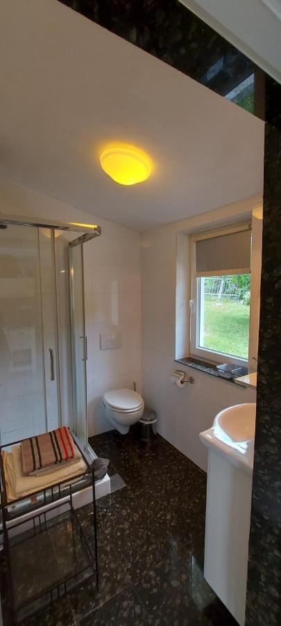 Apartman Nevia Lka Opric Dış mekan fotoğraf