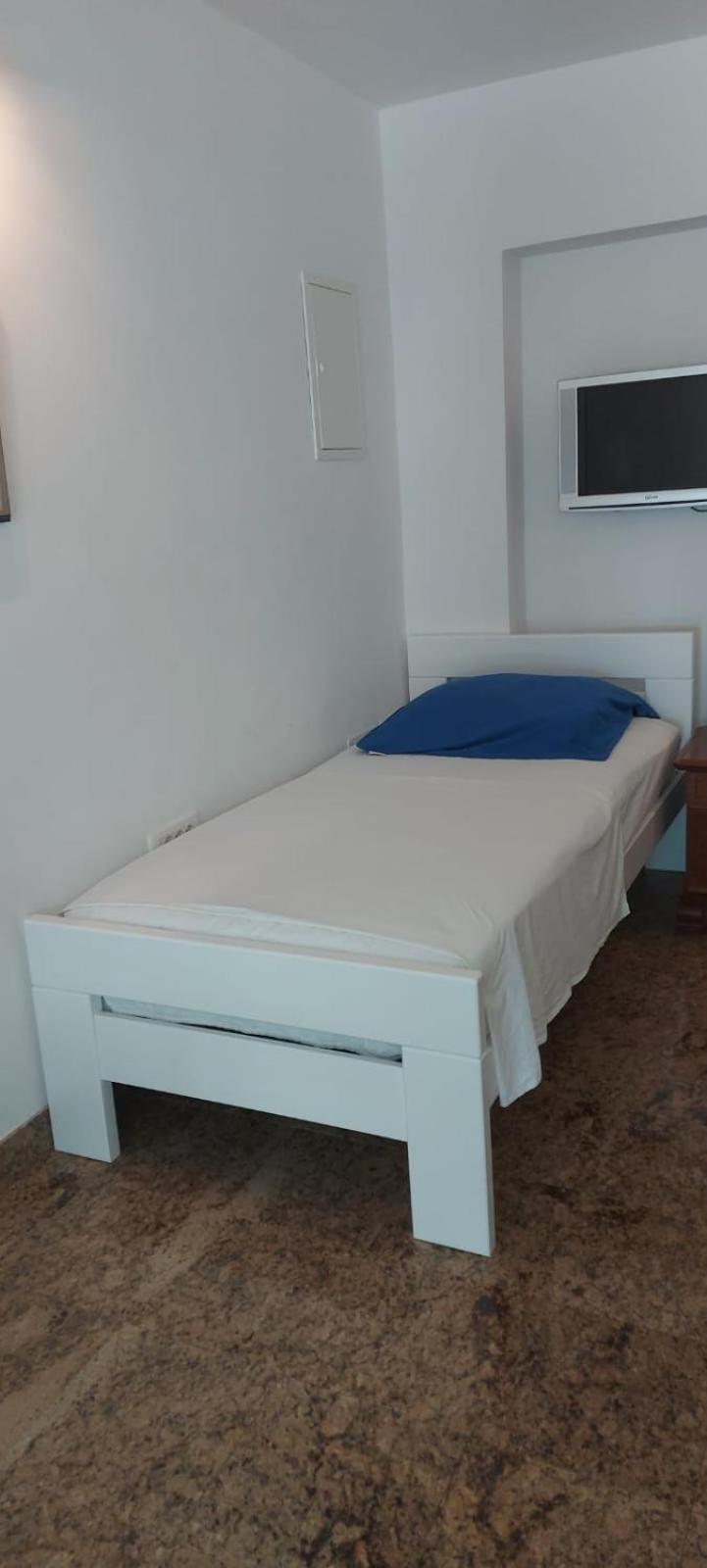 Apartman Nevia Lka Opric Dış mekan fotoğraf